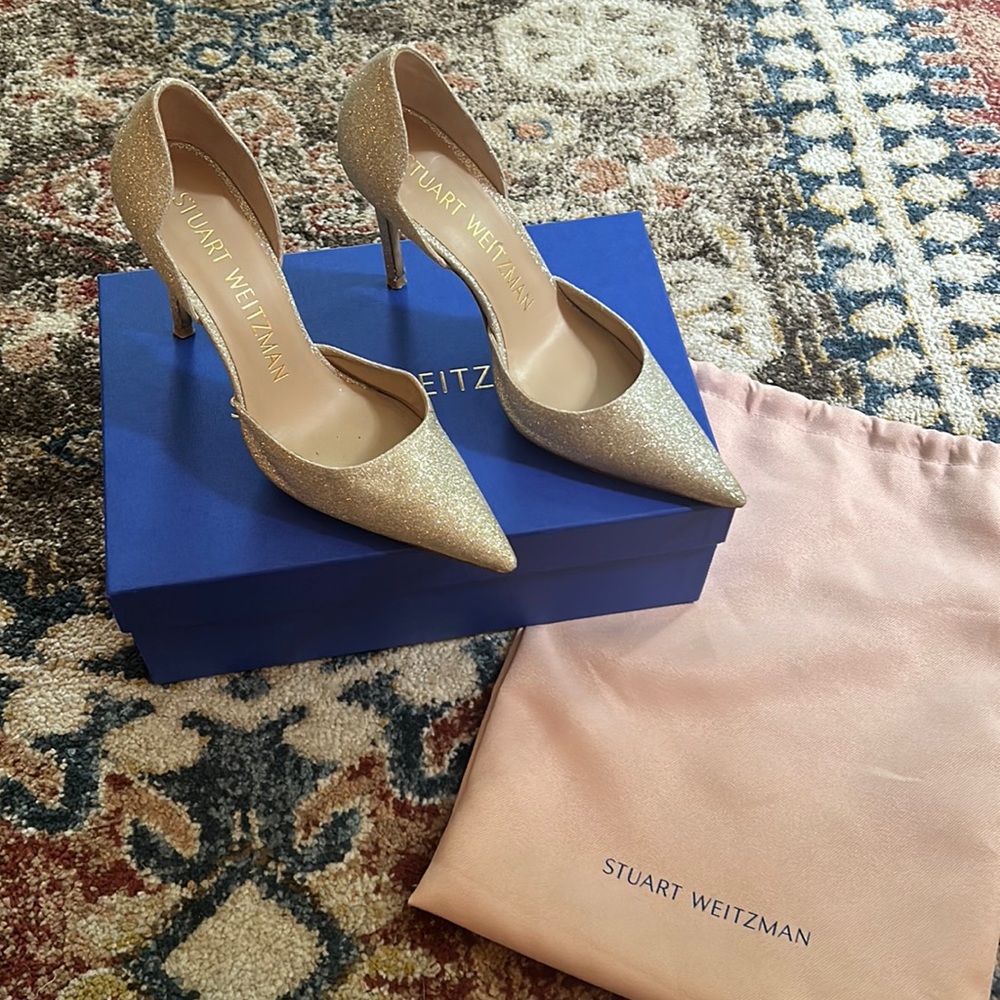 Stuart Weitzman scallop dorsay pumps